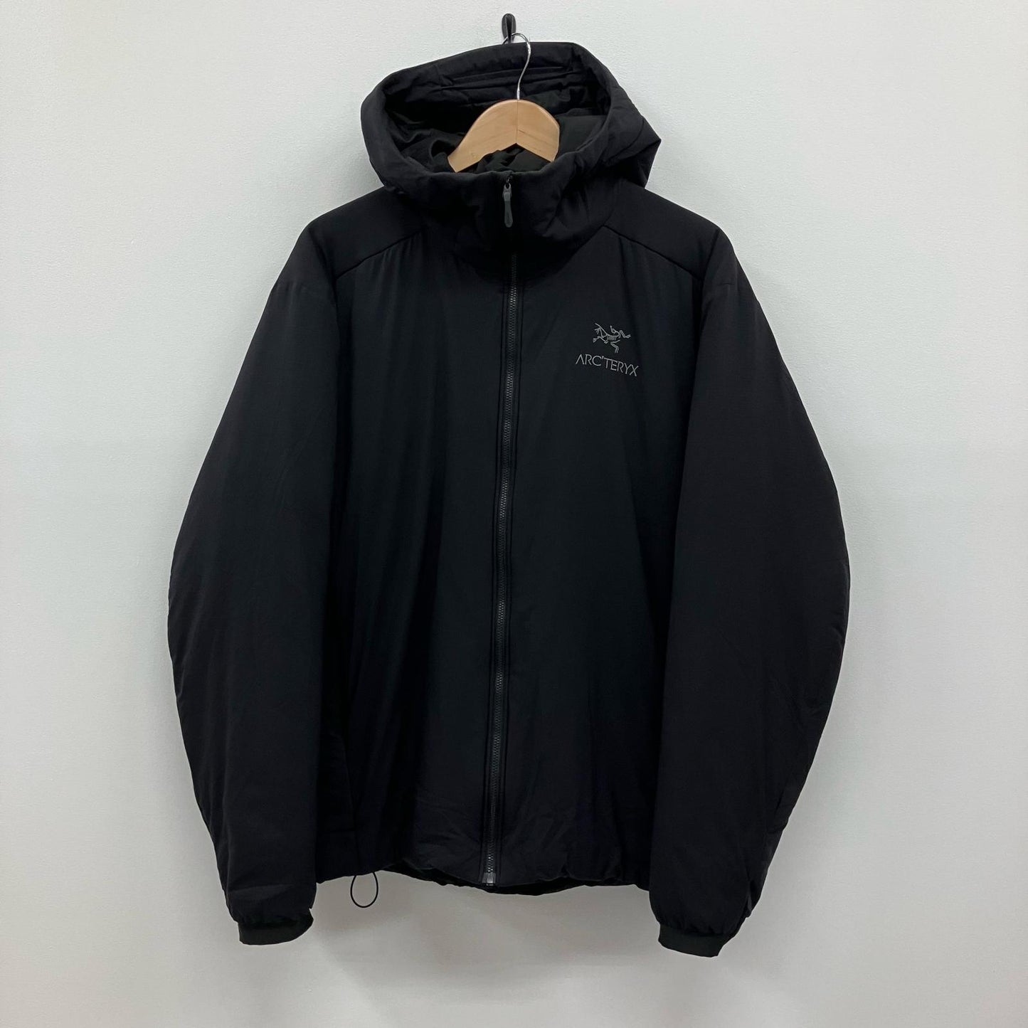ARC'TERYX | アークテリクス ATOM AR HOODY ダウンジャケット 24105-135467 ブラック サイズ：L【イオン広店】