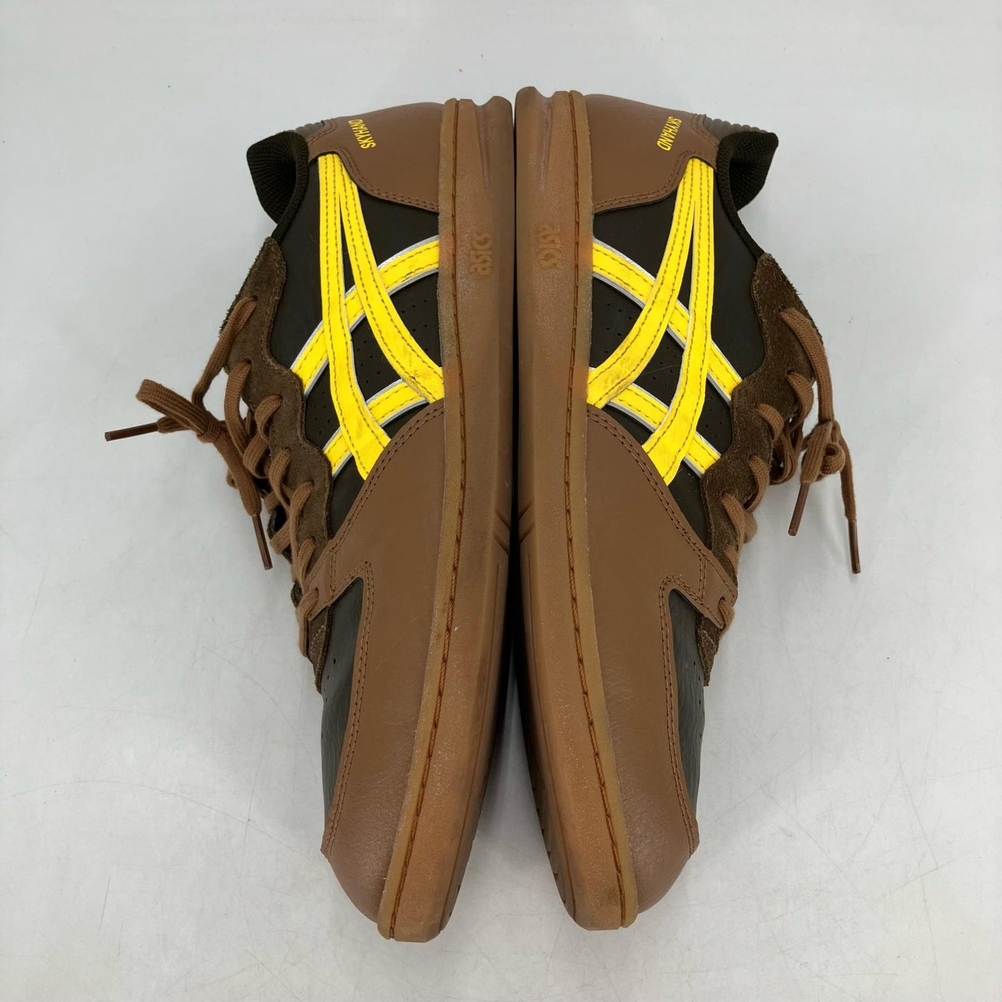asics | アシックス SKYHAND OG スニーカー 1203A451 ブラウン 28cm【イオン広店】