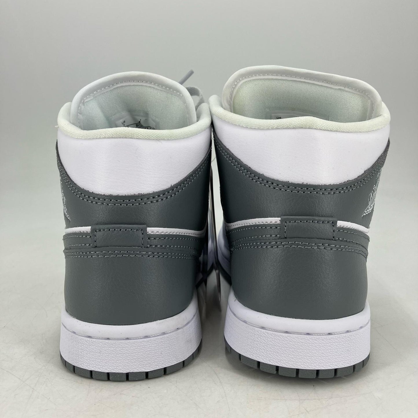 NIKE AIR JORDAN | ナイキ　エアー　ジョーダン Women's Air Jordan 1 Mid スニーカー BQ6472-113 グレー 24cm【イオン広店】