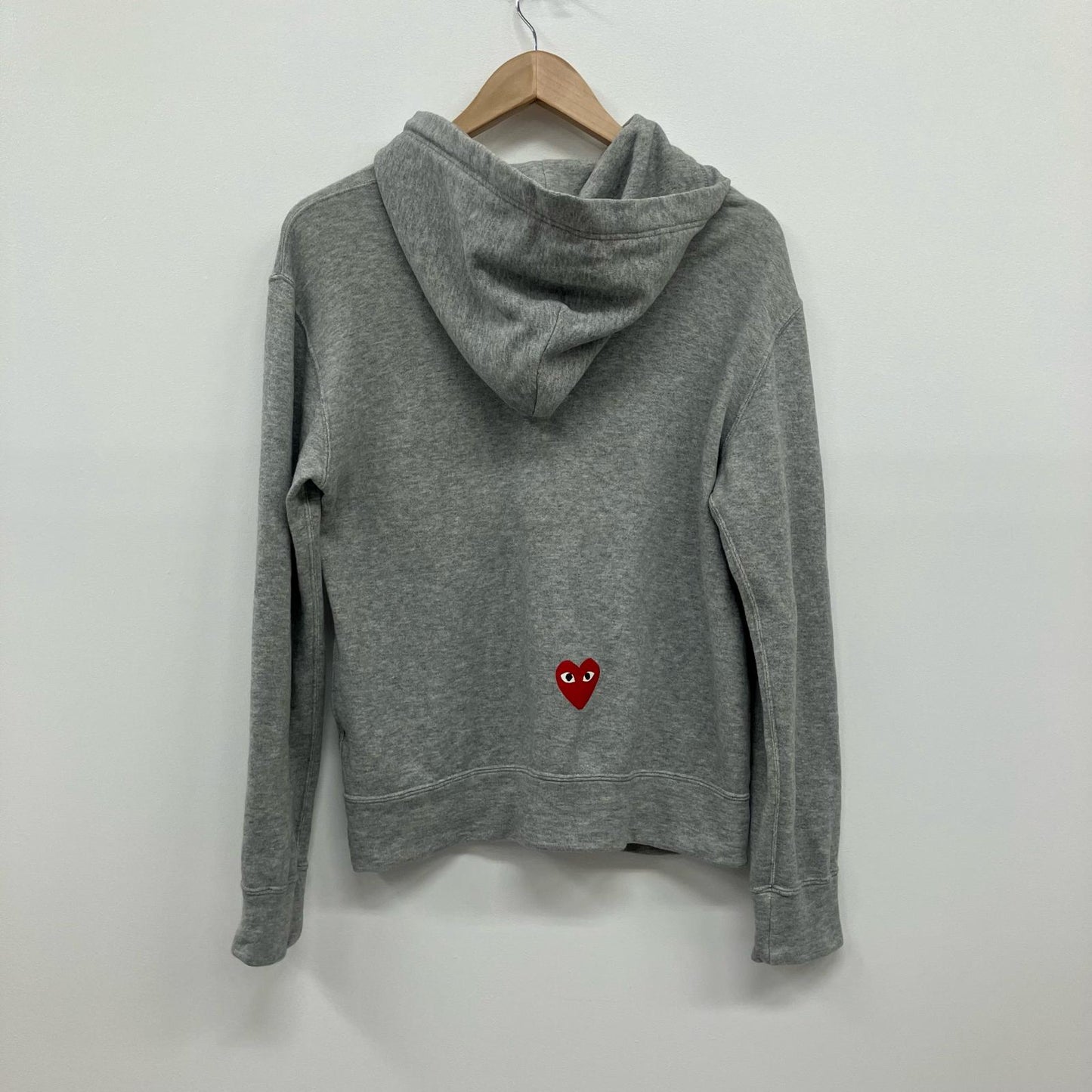 PLAY COMME des GARCONS | プレイコムデギャルソン パーカー AE-T404 グレー サイズ：S【イオン広店】