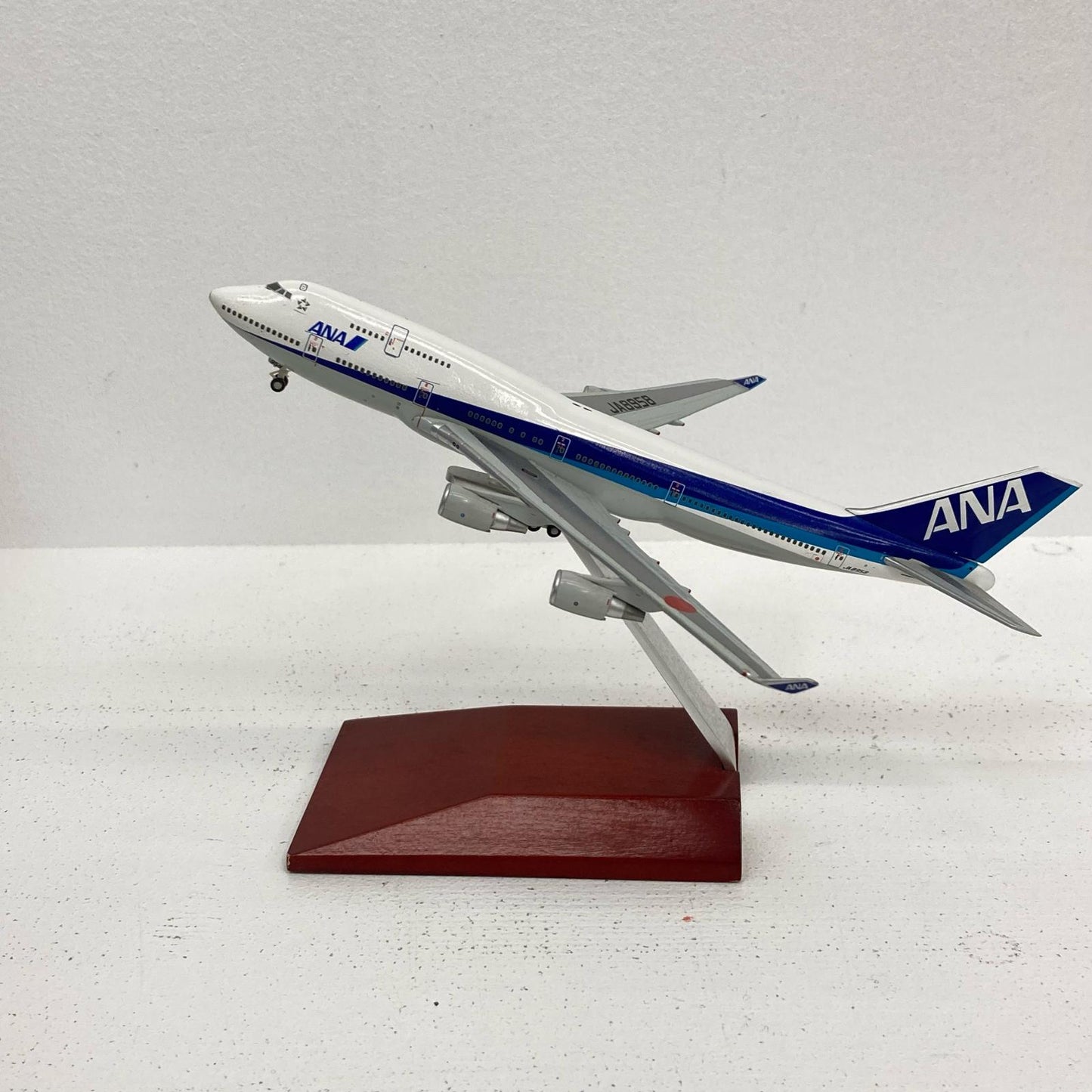 フィギュア 1/400 ANA 747-400 JA8958 ラストフライト NH40085 全日空 ボーイング 747-400【フィギュア】【イオン広店】