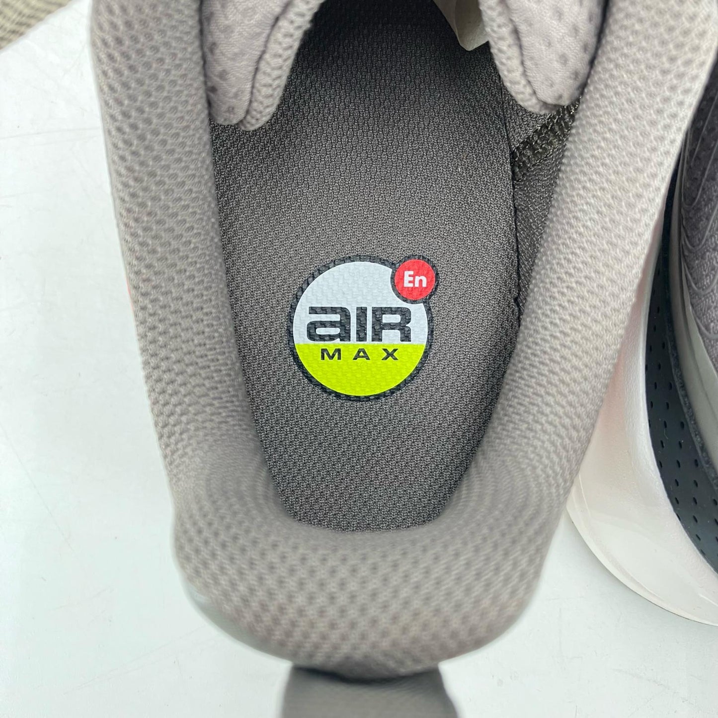 NIKE | ナイキ Air Max Nuaxis スニーカー FD4329-200 グレー 28cm【イオン広店】