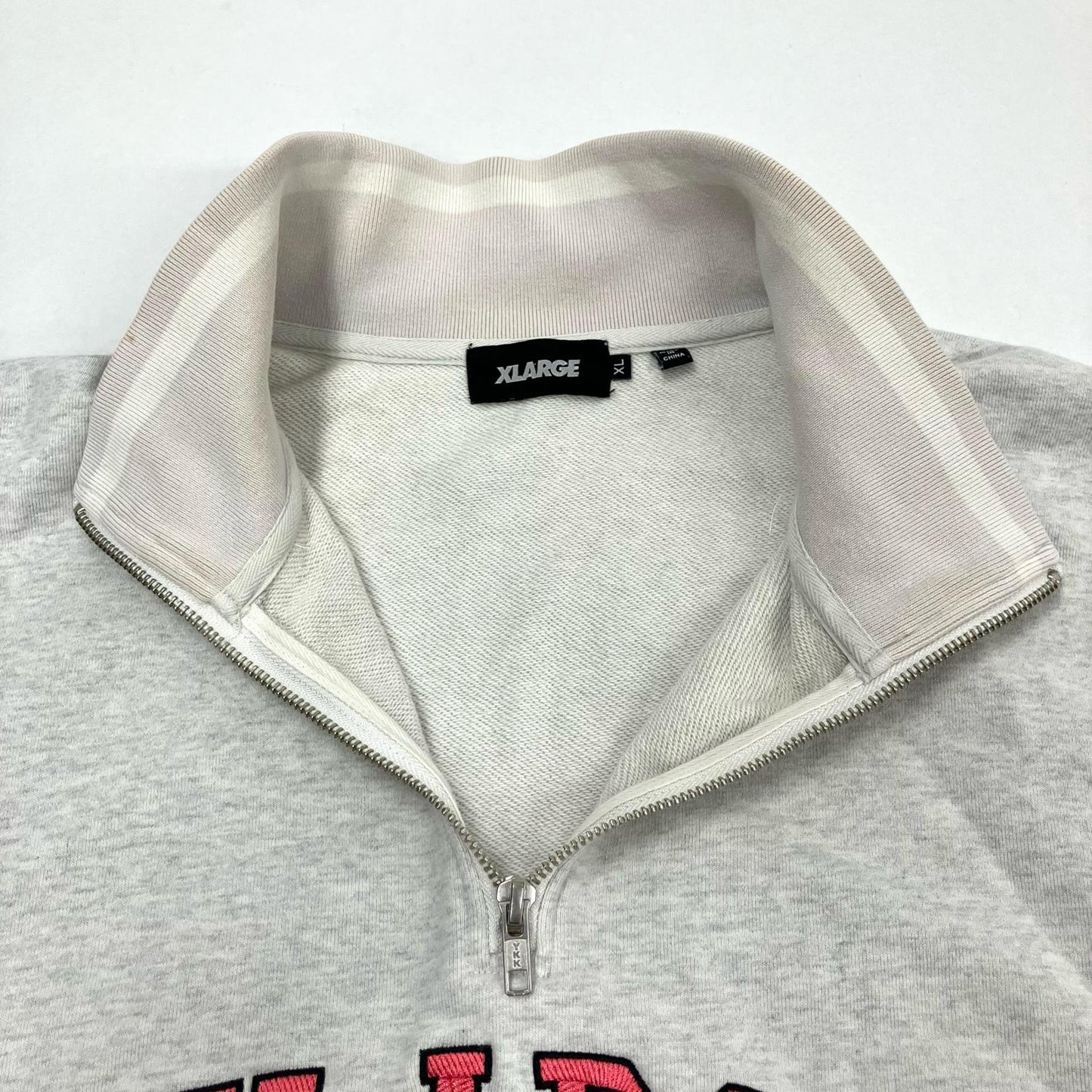 X-LARGE | エクストララージ STRIPED RIB HALF ZIP SWEAT スウェット 101241012008 グレー サイズ：XL【イオン広店】