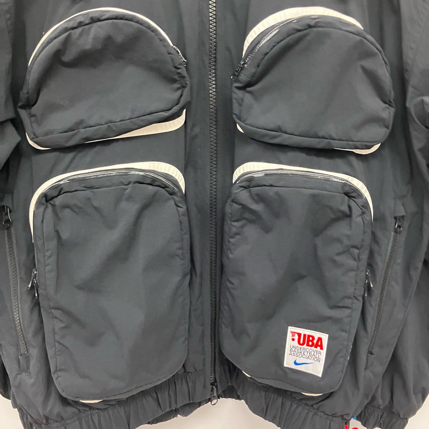 UNDERCOVER | アンダーカバー トラックジャケット ブルゾン CZ4699-010 ブラック サイズ：L【イオン広店】