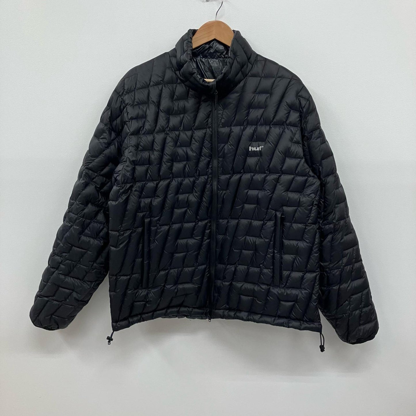 HUF | ハフ リバーシブルダウンジャケット ダウンジャケット ブラック サイズ：L【イオン広店】