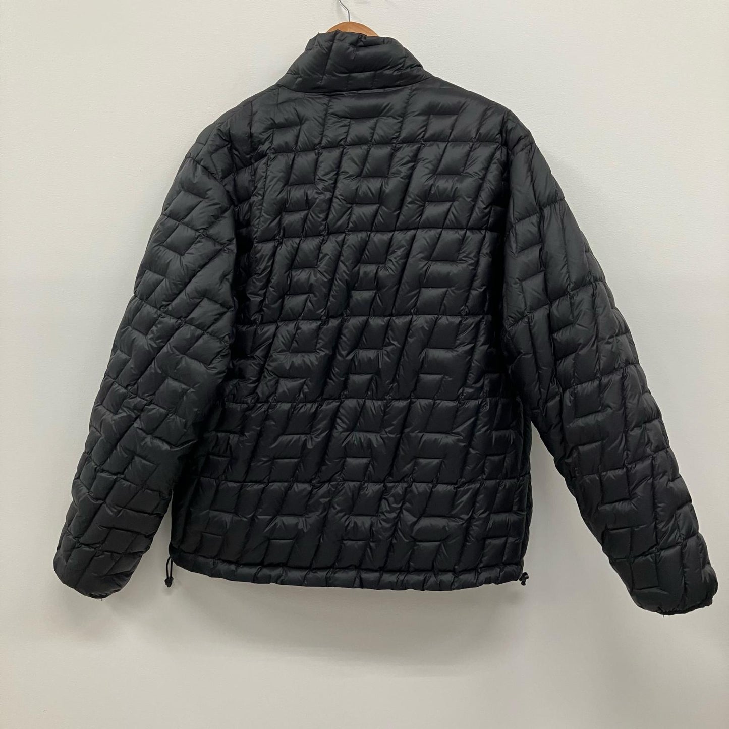 HUF | ハフ リバーシブルダウンジャケット ダウンジャケット ブラック サイズ：L【イオン広店】