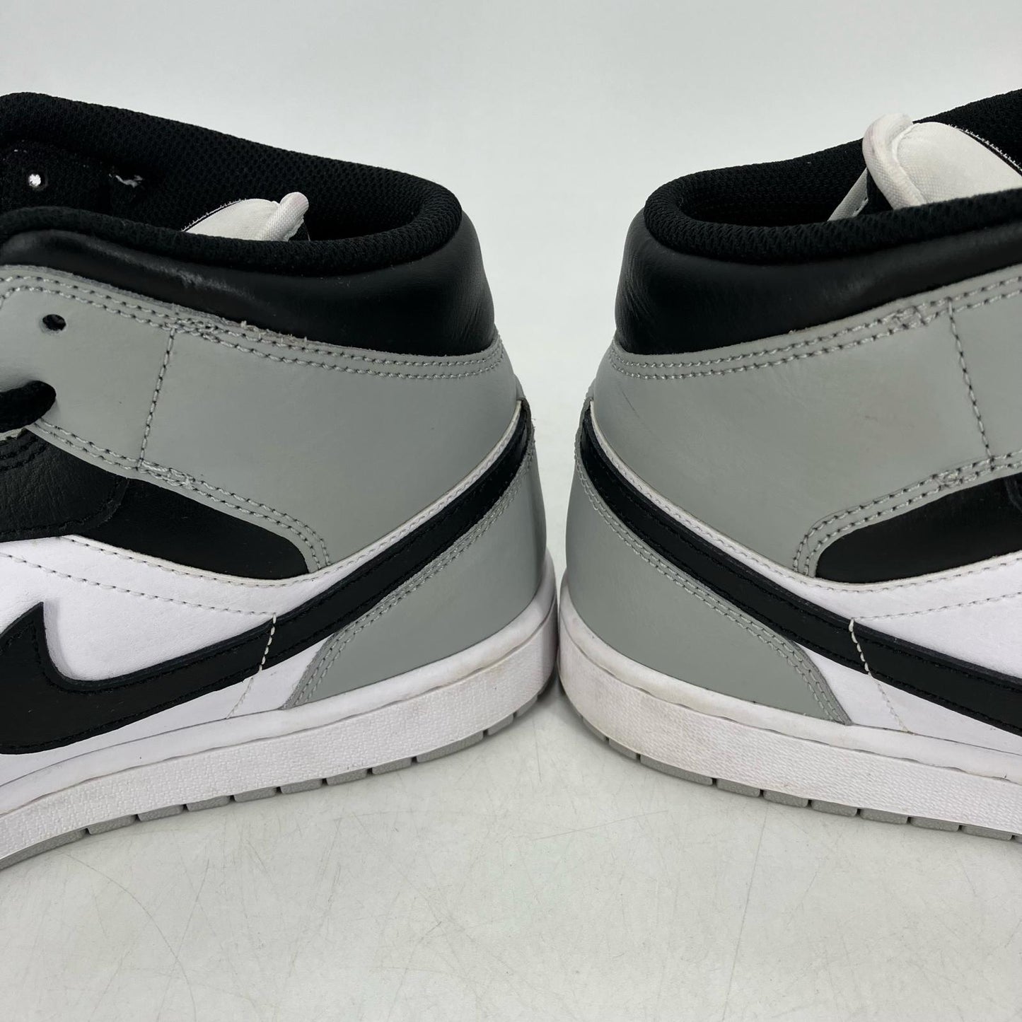 NIKE AIR JORDAN | ナイキ　エアー　ジョーダン Air Jordan 1 Mid 'Barons' スニーカー DQ8426-101 グレー 28cm【イオン広店】