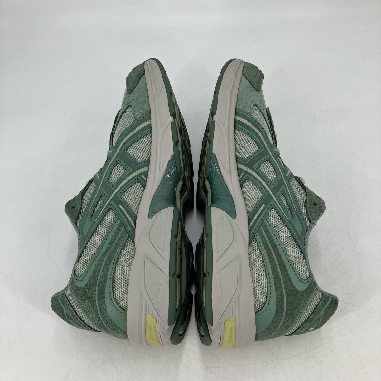 asics | アシックス GEL-1130 スニーカー 1201A255-301 オリーブ 28.5cm【イオン広店】