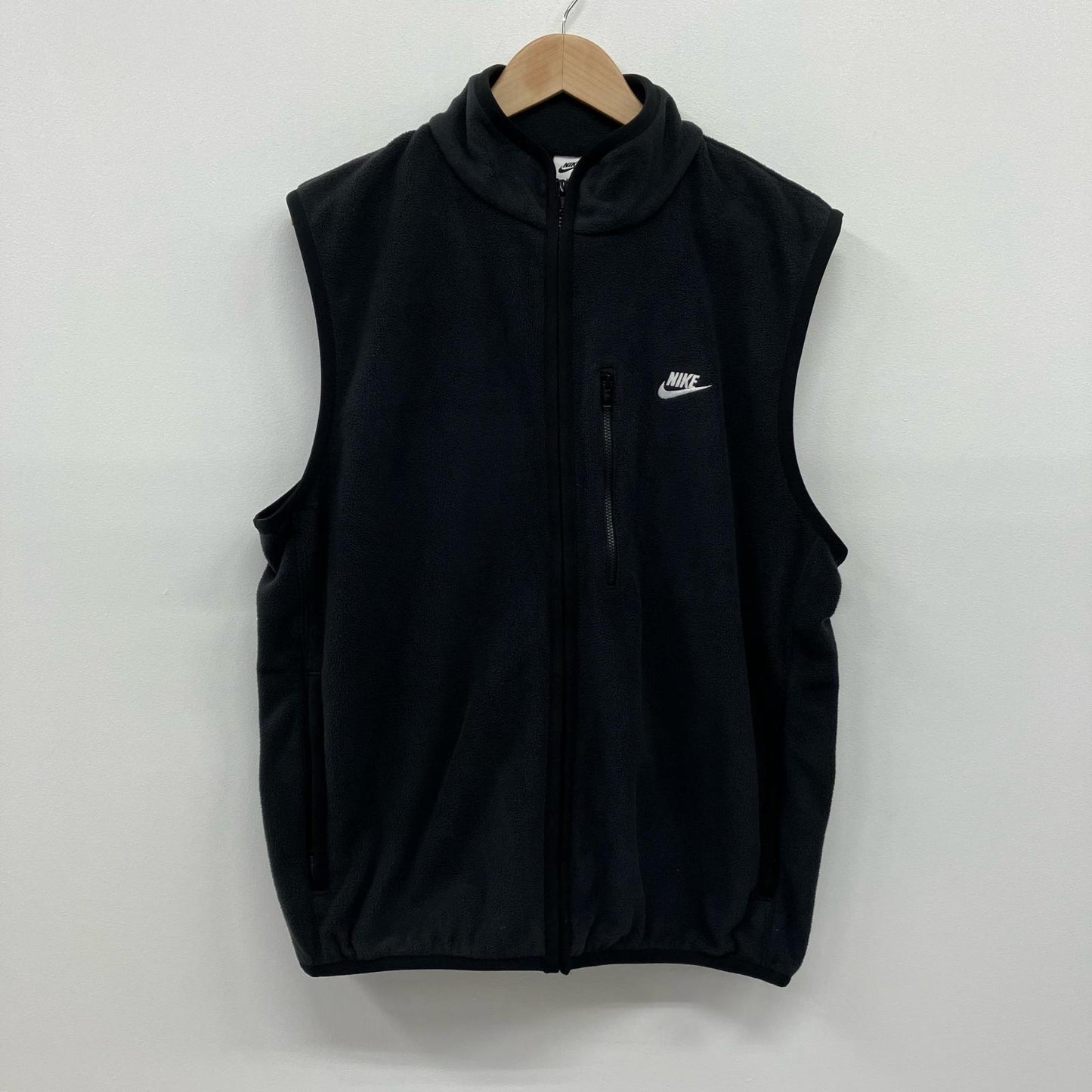 NIKE | ナイキ NK CLUB WNTRZD VEST ベスト HV1447-010 ブラック サイズ：L【イオン広店】