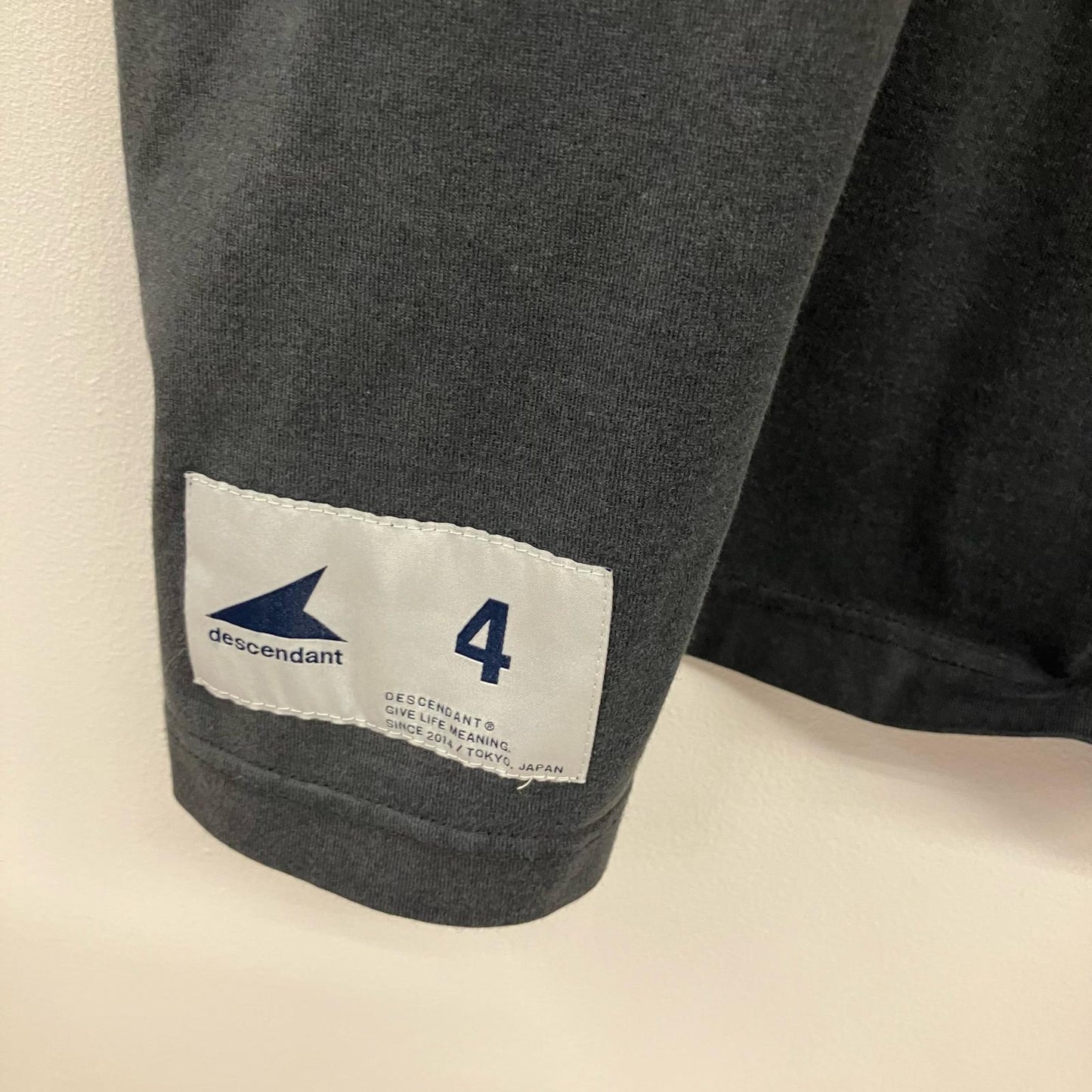 DESCENDANT | ディセンダント DESCENDANT TEAM 半袖Ｔシャツ ネイビー サイズ：4【イオン広店】