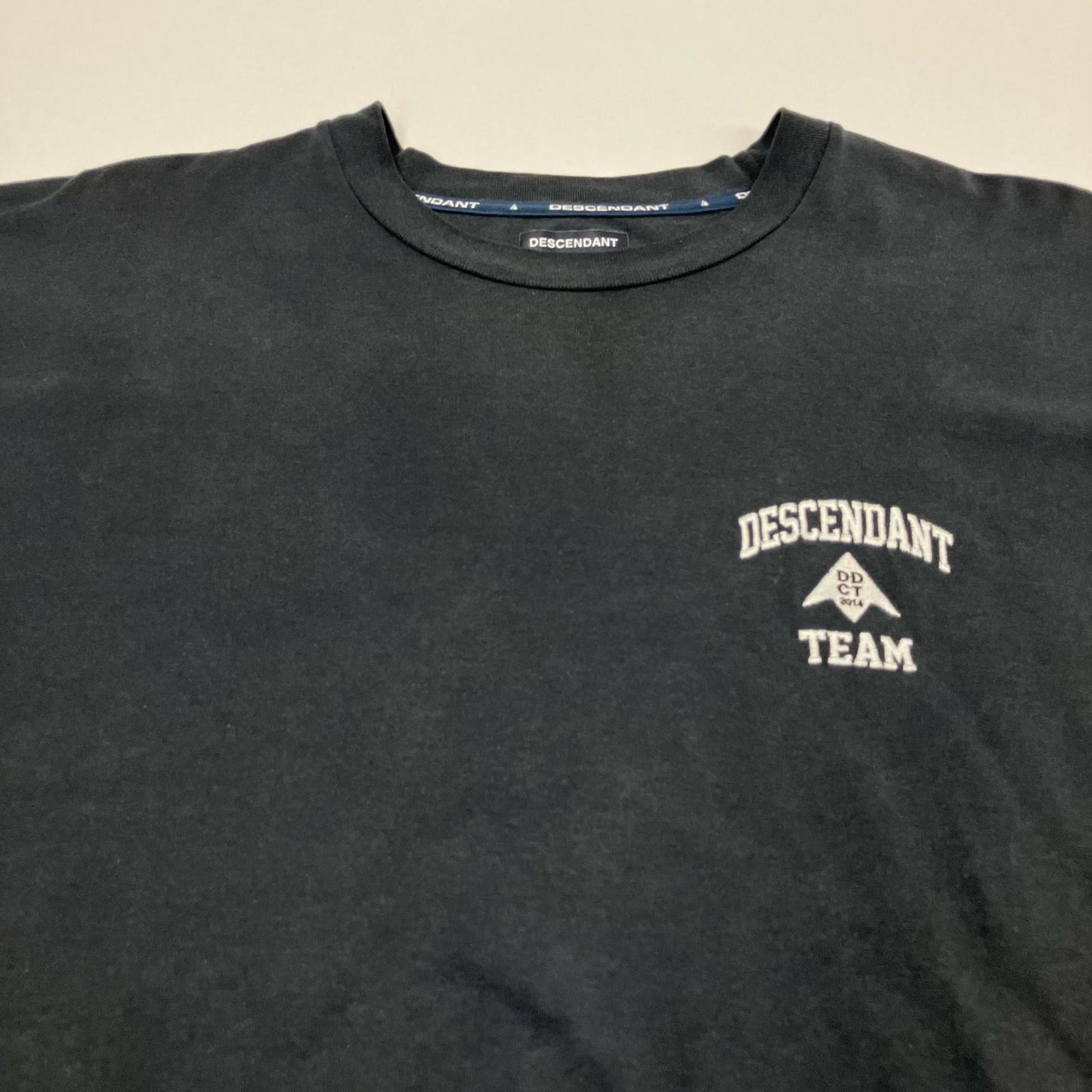 DESCENDANT | ディセンダント DESCENDANT TEAM 半袖Ｔシャツ ネイビー サイズ：4【イオン広店】