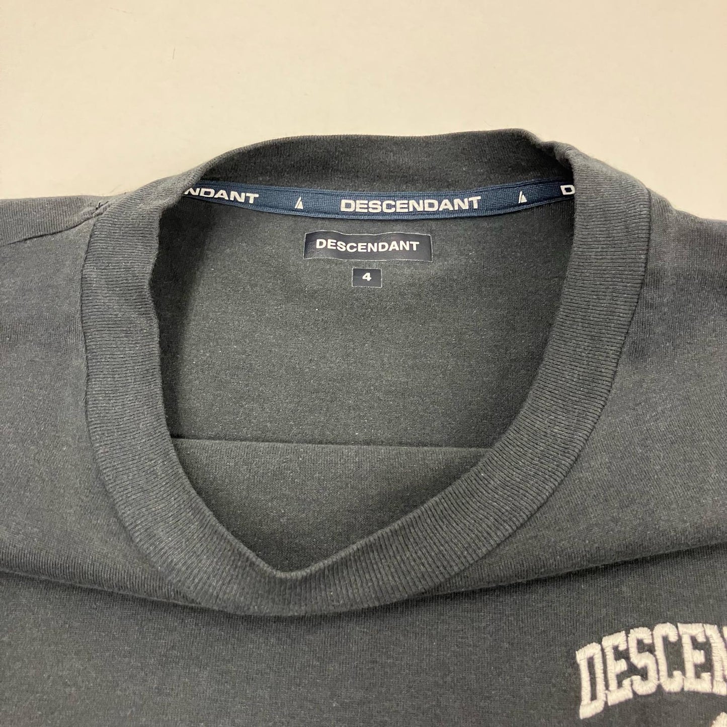 DESCENDANT | ディセンダント DESCENDANT TEAM 半袖Ｔシャツ ネイビー サイズ：4【イオン広店】