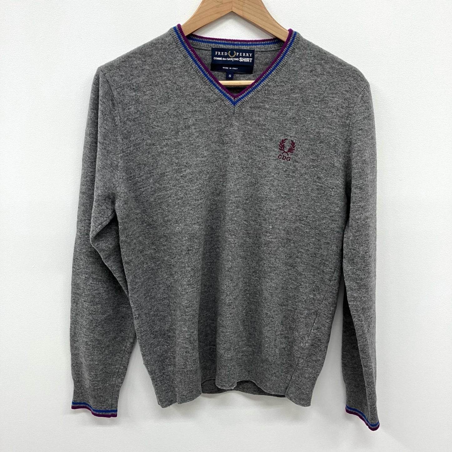 COMME des GARCONS SHIRT | コムデギャルソンシャツ FRED PERRY 別注 ニット W15303 グレー サイズ：S【イオン広店】