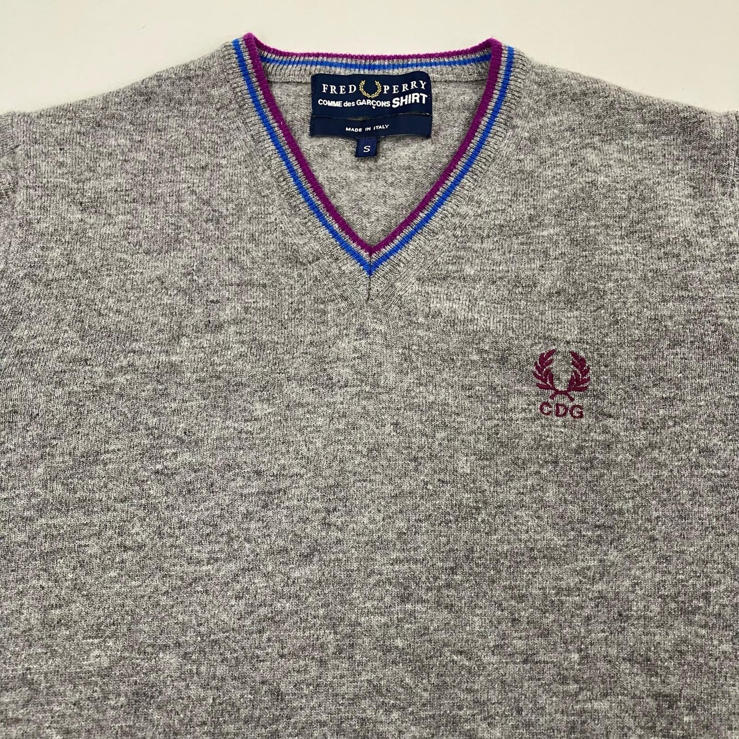 COMME des GARCONS SHIRT | コムデギャルソンシャツ FRED PERRY 別注 ニット W15303 グレー サイズ：S【イオン広店】