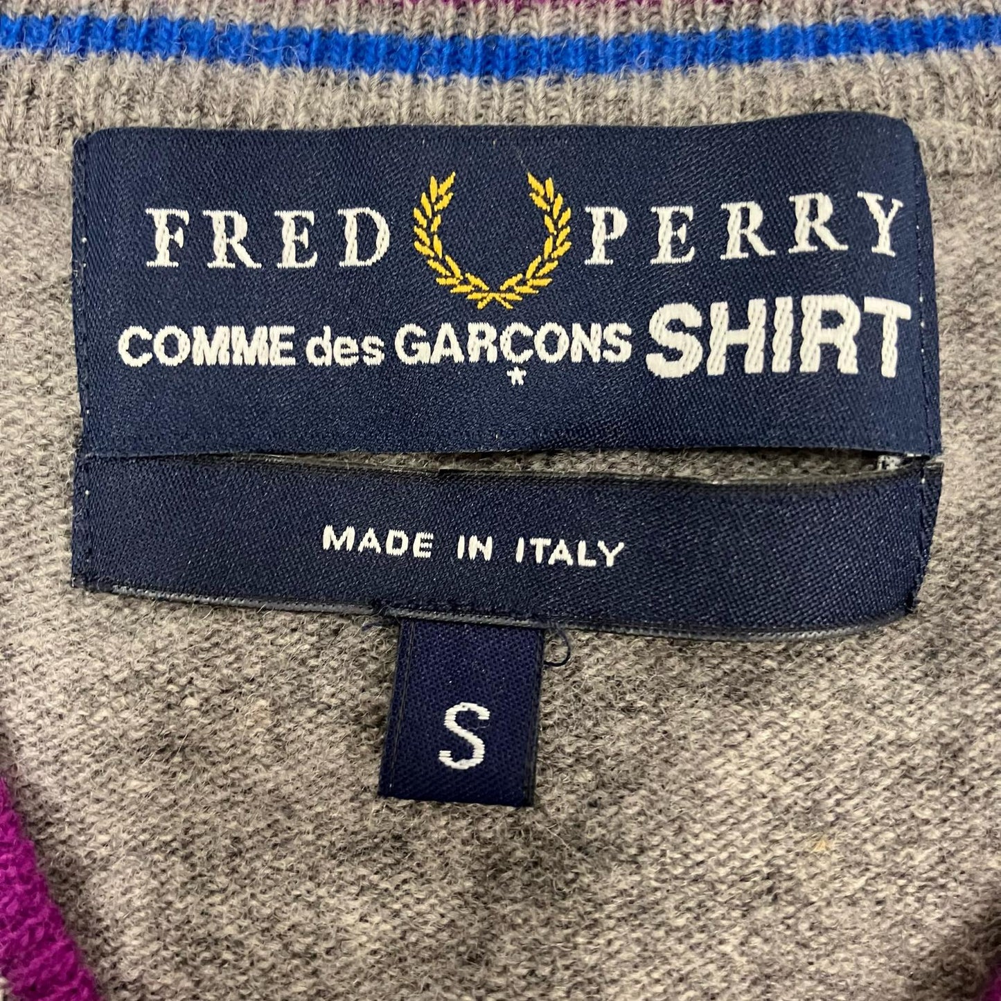 COMME des GARCONS SHIRT | コムデギャルソンシャツ FRED PERRY 別注 ニット W15303 グレー サイズ：S【イオン広店】