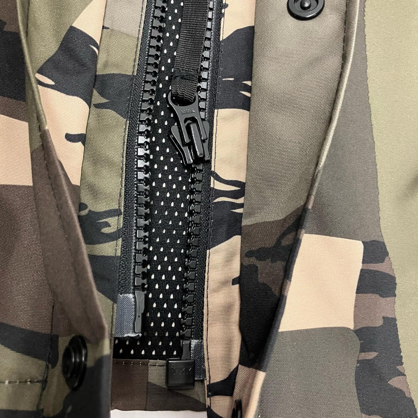 Carhartt WIP | カーハートダブリューアイピー PROSPECTOR JACKET マウンテンパーカー カモ サイズ：L【イオン広店】