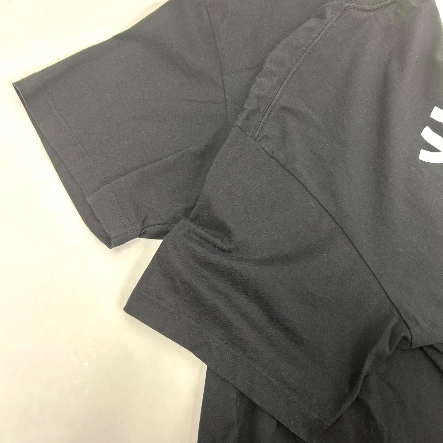 X-LARGE | エクストララージ DRAWING OG Tee 半袖Ｔシャツ 101252011041 ブラック サイズ：L【イオン広店】