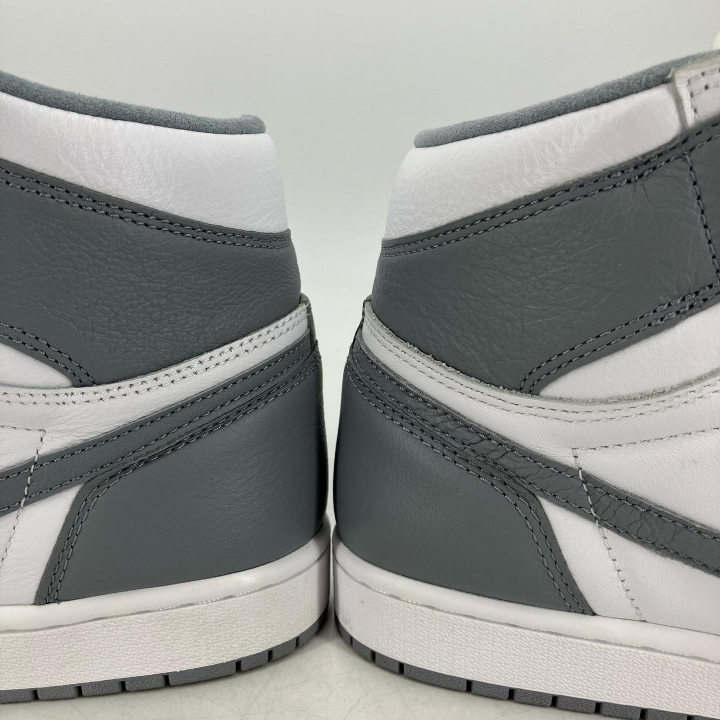 NIKE AIR JORDAN | ナイキ　エアー　ジョーダン Air Jordan 1 High OG スニーカー 555088-037 グレー 28cm【イオン広店】