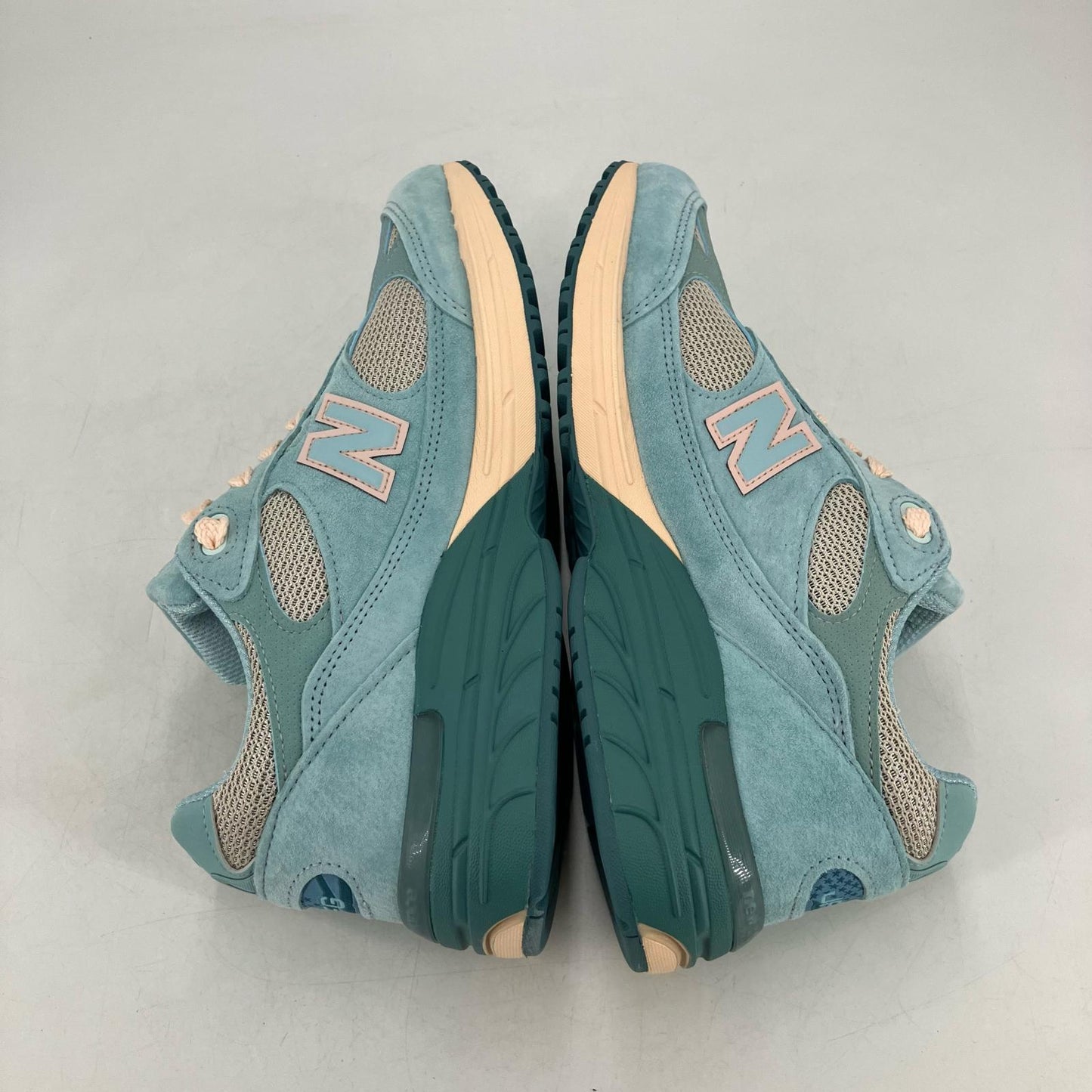 NEW BALANCE | ニューバランス Joe Freshgoods × New Balance 993 スニーカー MR993JF1 ライトブルー 27.5cm【イオン広店】