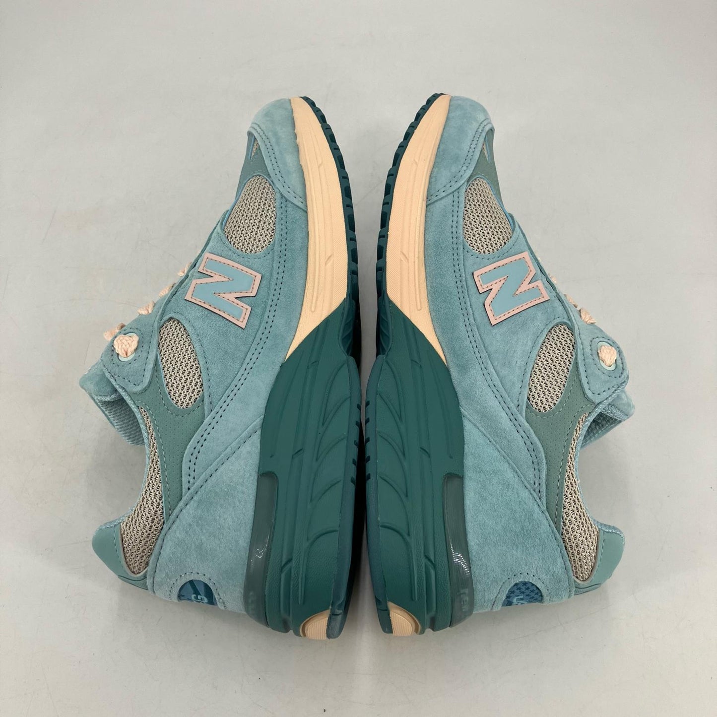 NEW BALANCE | ニューバランス Joe Freshgoods × New Balance 993 スニーカー MR993JF1 ライトブルー 27.5cm【イオン広店】