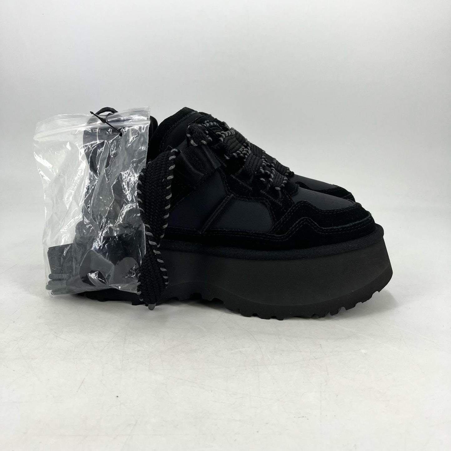 UGG | アグ ASTROMEL スニーカー 1171541 ブラック 23cm【イオン広店】
