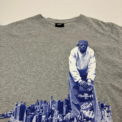 HUF | ハフ Harold Hunter 半袖Ｔシャツ グレー サイズ：L【イオン広店】