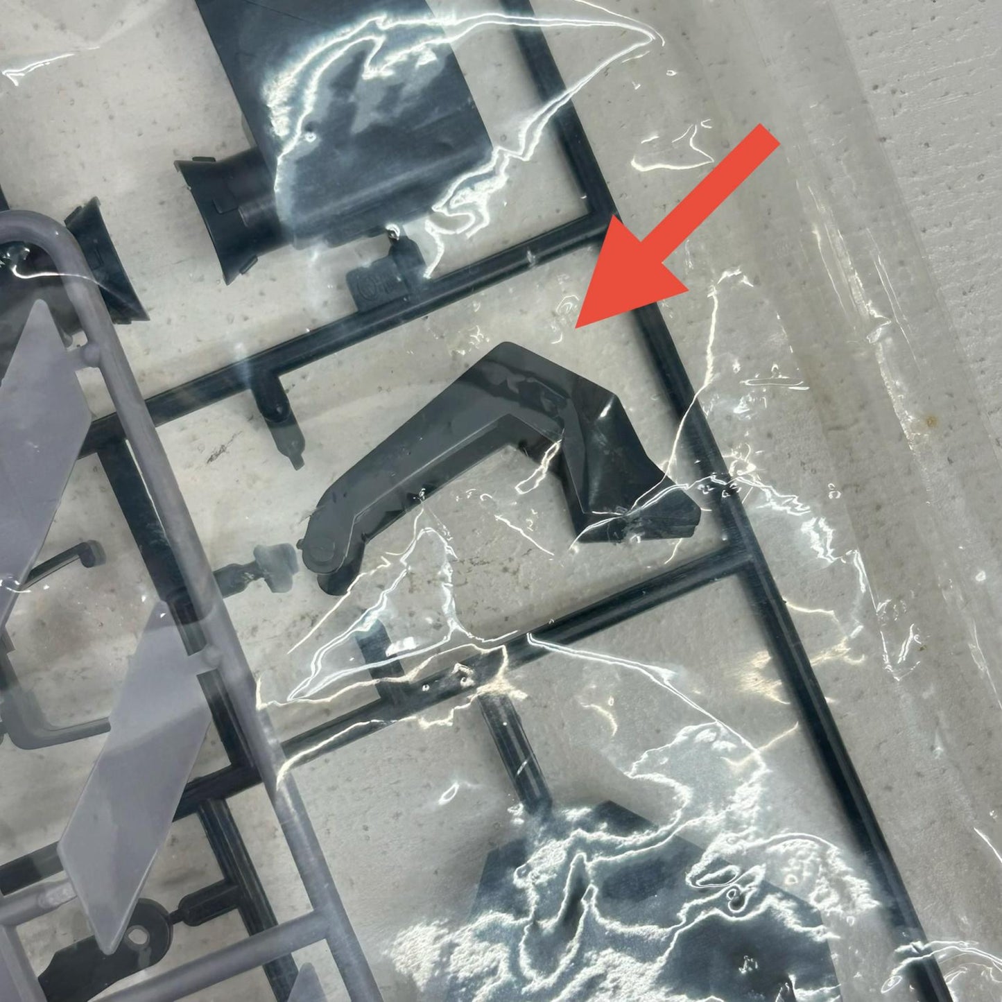 プラモデル 1/100 RX-93 νガンダム フィン・ファンネル装備型 機動戦士ガンダム 逆襲のシャア νガンダム【イオン広店】