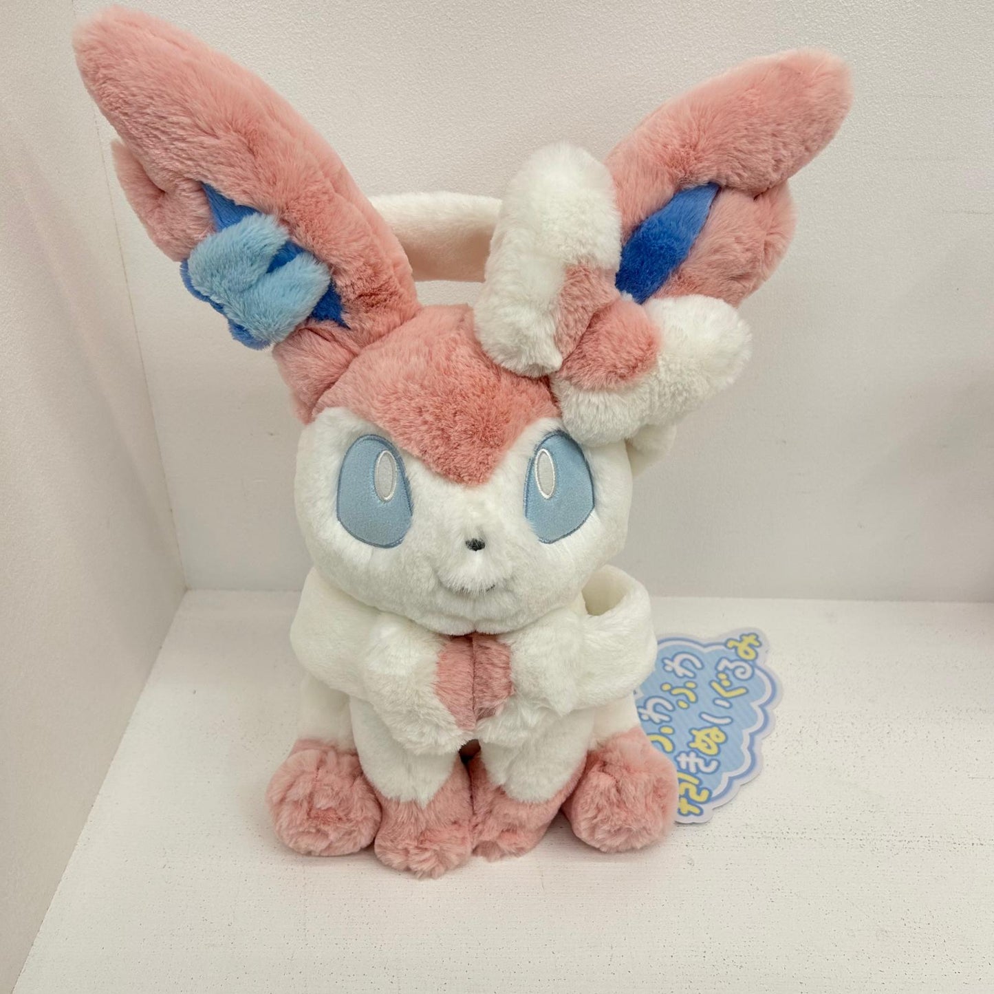 ぬいぐるみ ニンフィア ふわふわ抱きぬいぐるみ ポケットモンスター ポケモンセンター限定 ニンフィア【イオン広店】