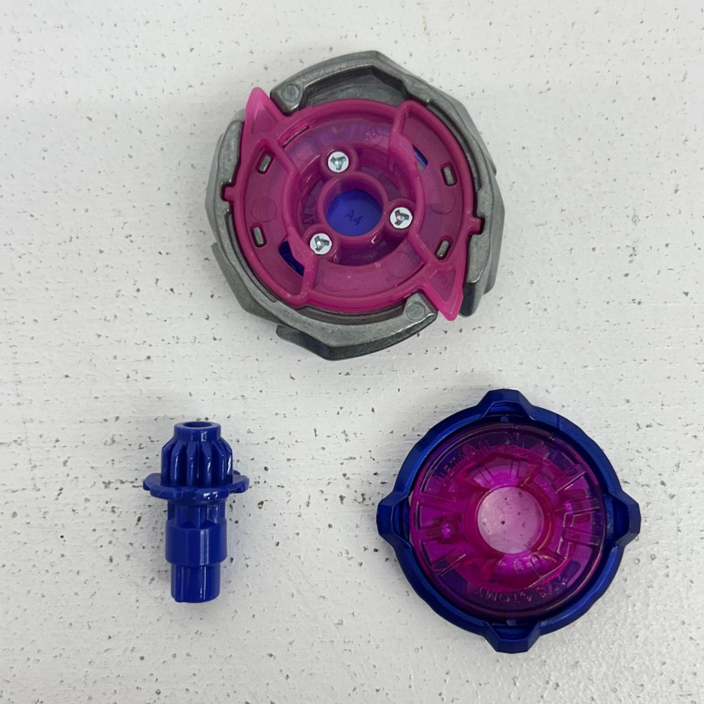 おもちゃ・玩具 UX-15 シャークスケイルデッキセット ベイブレードX BEYBLADE X シャークスケイルデッキセット【イオン広店】