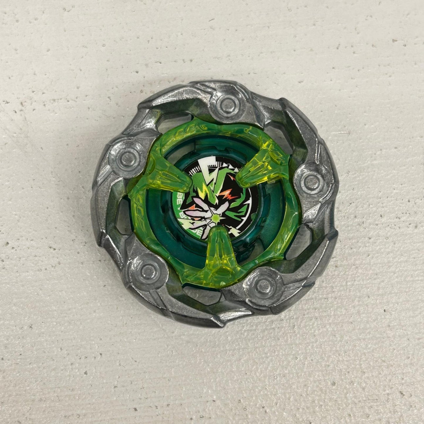 おもちゃ・玩具 ウィザードロッド1-60R ベイブレードX BEYBLADE X ウィザードロッド1-60R【イオン広店】