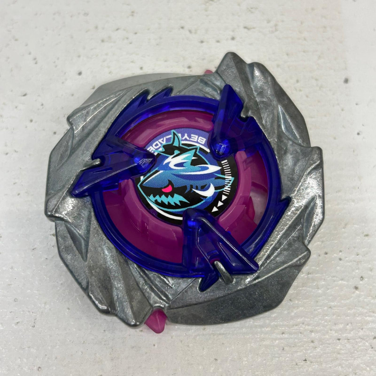 おもちゃ・玩具 シャークスケイル4-50UF ベイブレードX BEYBLADE X シャークスケイル4-50UF【イオン広店】