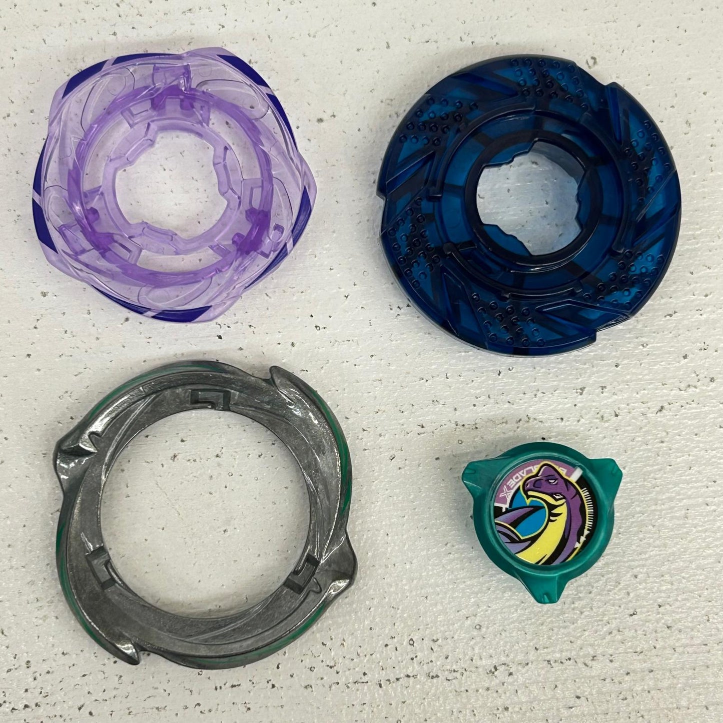 おもちゃ・玩具 ブラキオウィップOW5-70Nr パープル×グリーン ベイブレードX BEYBLADE X ブラキオウィップOW5-70Nr 【イオン広店】