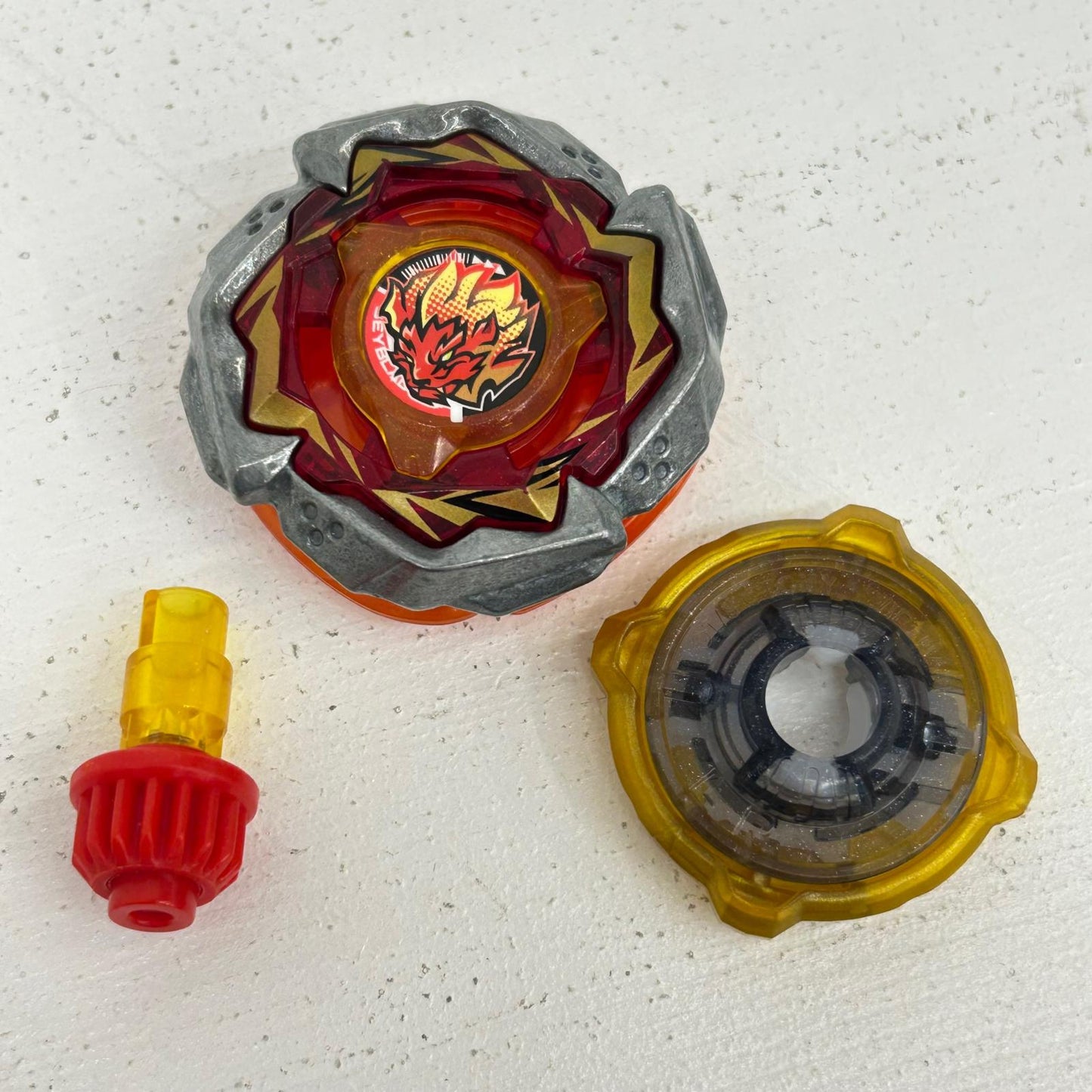 おもちゃ・玩具 レオンファングT4-60A レッドVer. ベイブレードX BEYBLADE X レオンファングT4-60A レッドVer. 【イオン広店】