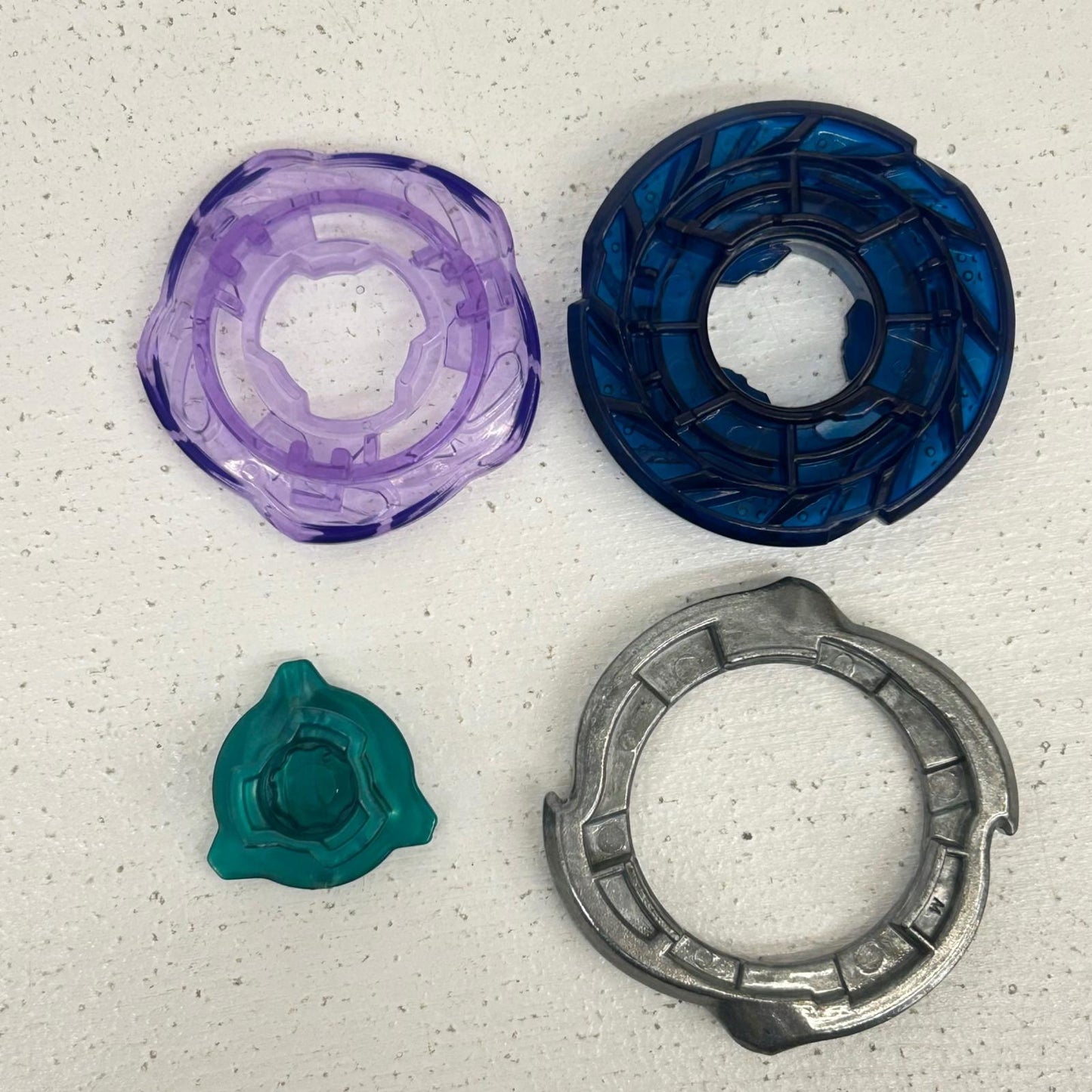 おもちゃ・玩具 ブラキオウィップOW5-70Nr パープル×グリーン ベイブレードX BEYBLADE X ブラキオウィップOW5-70Nr【イオン広店】