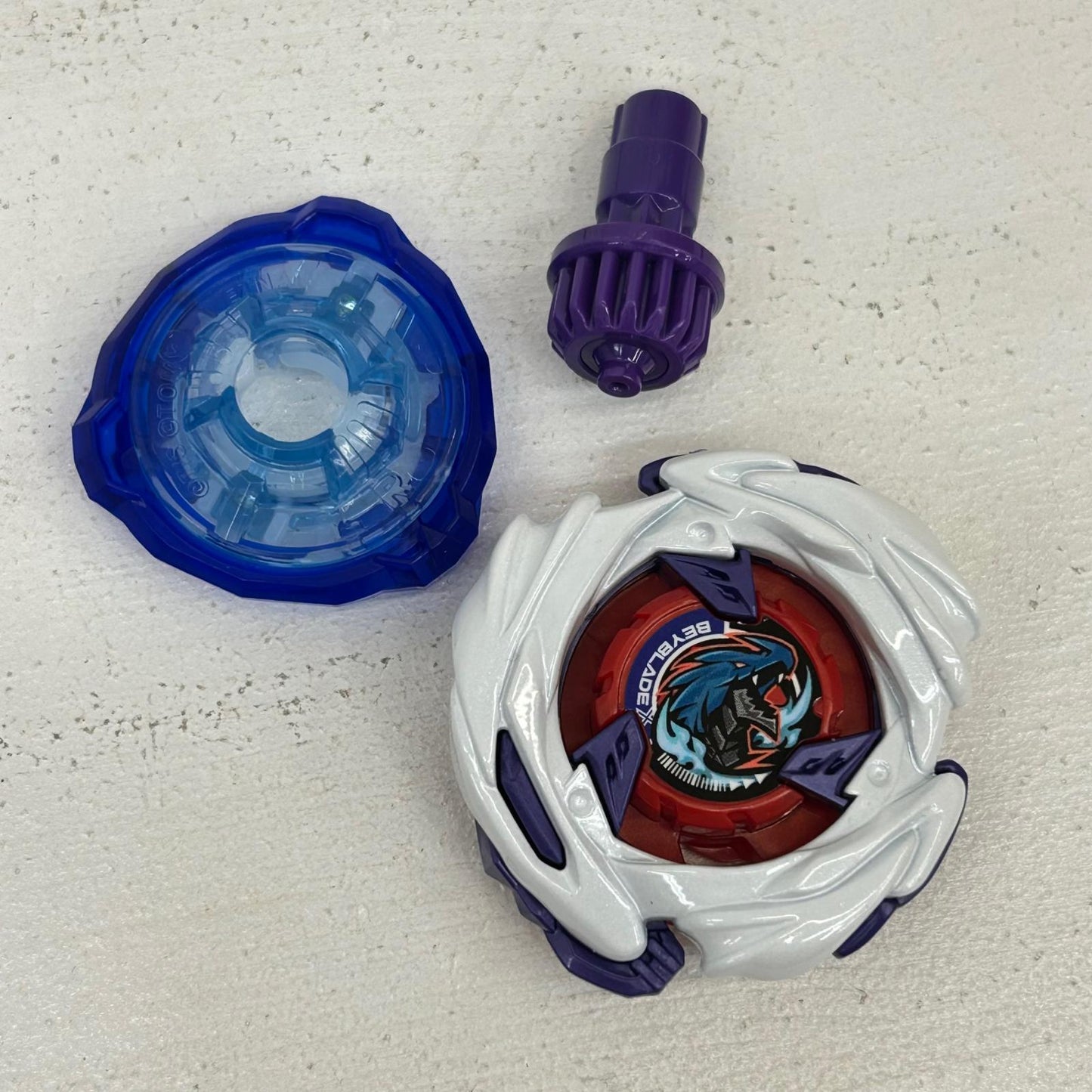 おもちゃ・玩具 メテオドラグーン3-70J メタルコート：ホワイト ベイブレードX BEYBLADE X　1 メテオドラグーン3-70J【イオン広店】