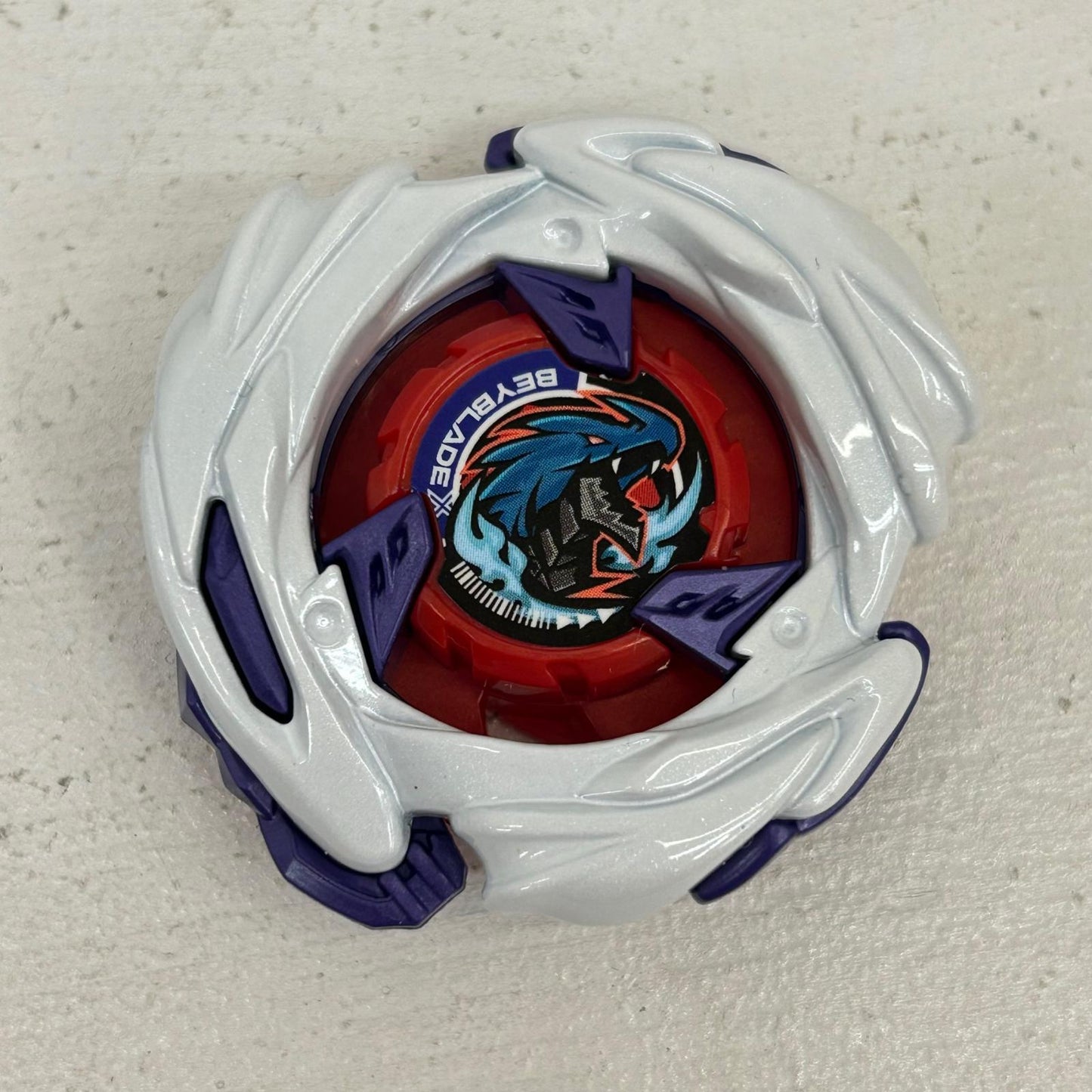 おもちゃ・玩具 メテオドラグーン3-70J メタルコート：ホワイト ベイブレードX BEYBLADE X　1 メテオドラグーン3-70J【イオン広店】