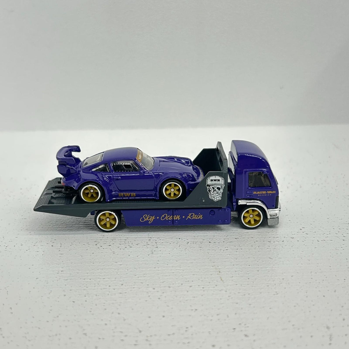 おもちゃ・玩具 1/64 AERO LIFT RWB PORSCHE 930 Hot Wheels TEAM TRANSPORT AERO LIFT RWB PORSCHE 930【イオン広店】