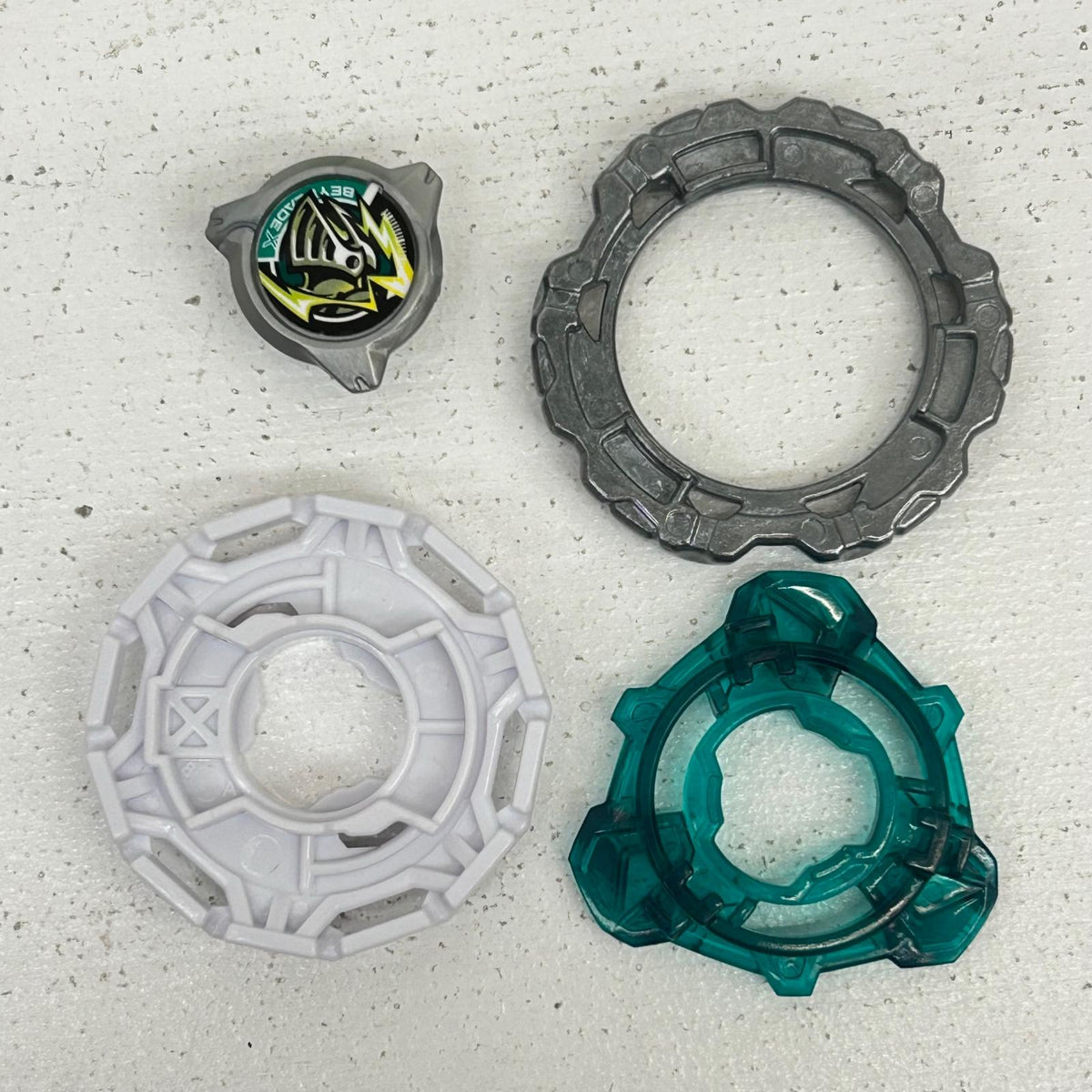 おもちゃ・玩具 ナイトフォートレスGV8-70UN ベイブレードX BEYBLADE X ナイトフォートレスGV8-70UN 【イオン広店】