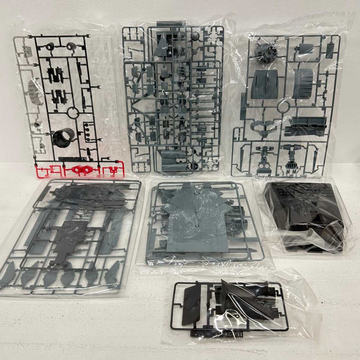 プラモデル 1/1000 地球連邦アンドロメダ級DX 宇宙戦艦ヤマト2202 愛の戦士たち 地球連邦アンドロメダ級DX【イオン広店】