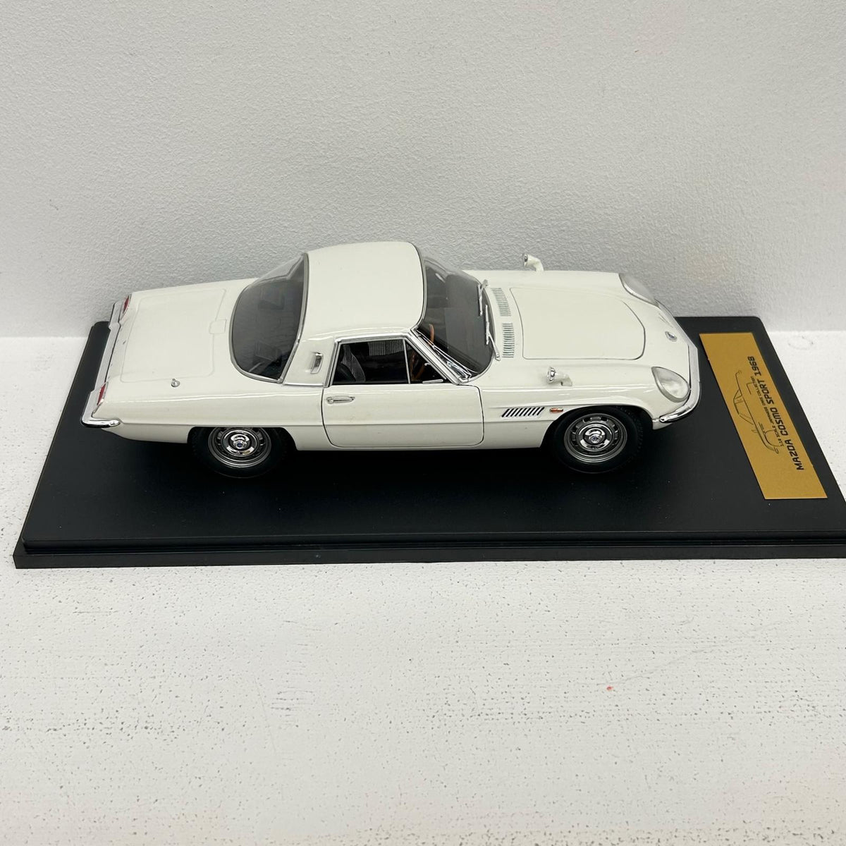 1/18 マツダ コスモスポーツ エクストラスケール 国産名車コレクション 2【イオン広店】