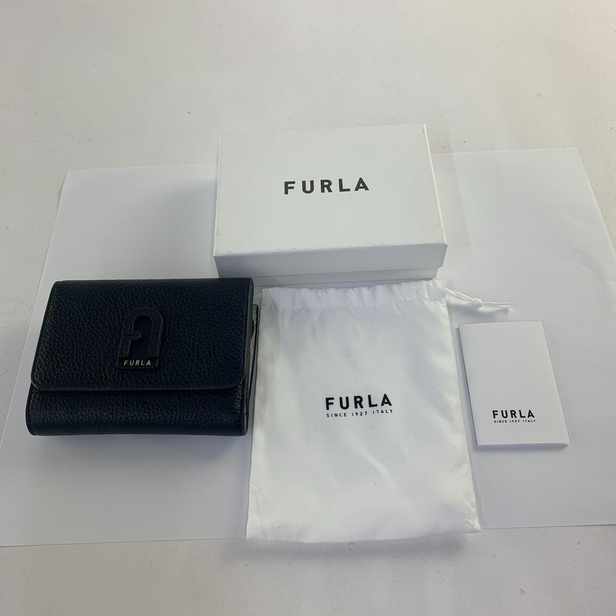 その他ファッション雑貨 【★加古川物流】中古 フルラ　FURLA ダフネ　三つ折り財布　状態良好 .,【124】【加古川物流】