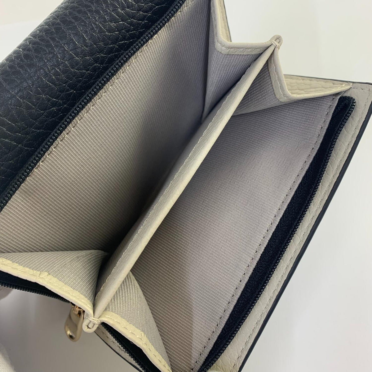 その他ファッション雑貨 【★加古川物流】中古 フルラ　FURLA ダフネ　三つ折り財布　状態良好 .,【124】【加古川物流】