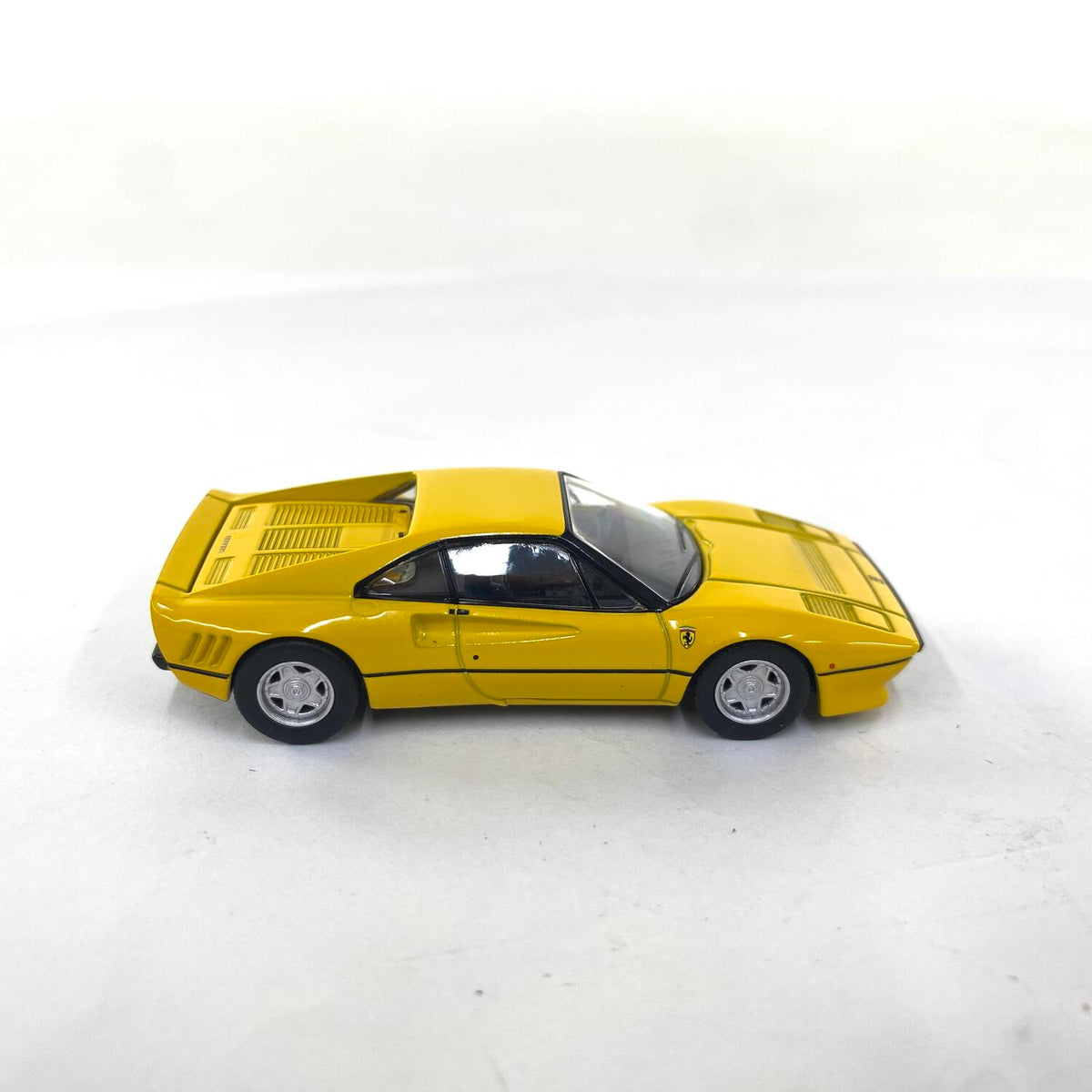 1/64 トミカリミテッドヴィンテージネオ フェラーリGTO トミーテック 黄色 イエロー：