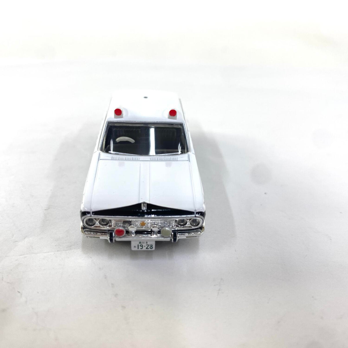 1/64 トミカリミテッドヴィンテージ ニッサン 日産 プレジデント パトロールカー 警視庁 LV-159 トミーテック：