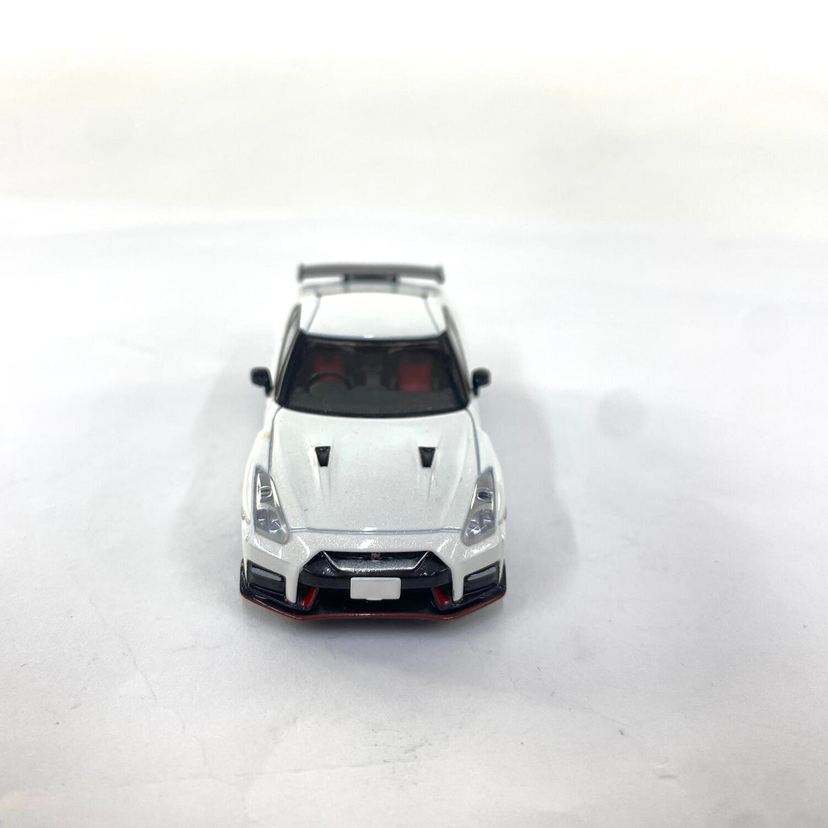 1/64 トミカリミテッドヴィンテージネオ NISSAN 日産 GT-R NISMO 2017モデル 白 ホワイト LV-N153 トミーテック：