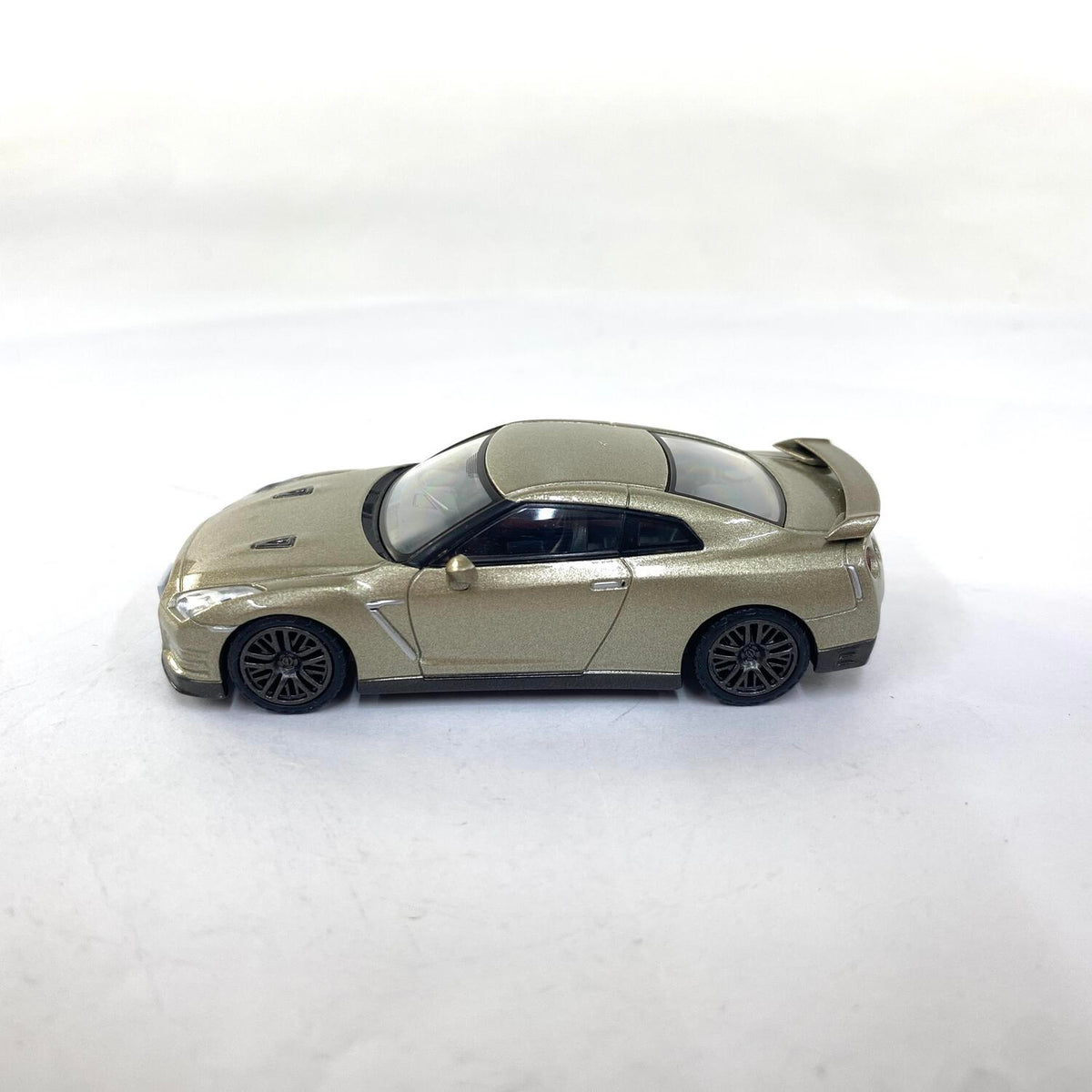 1/64 トミカリミテッドヴィンテージネオ NISSAN 日産 GT-R プレミアム エディション 45周年 LV-N117 トミーテック：
