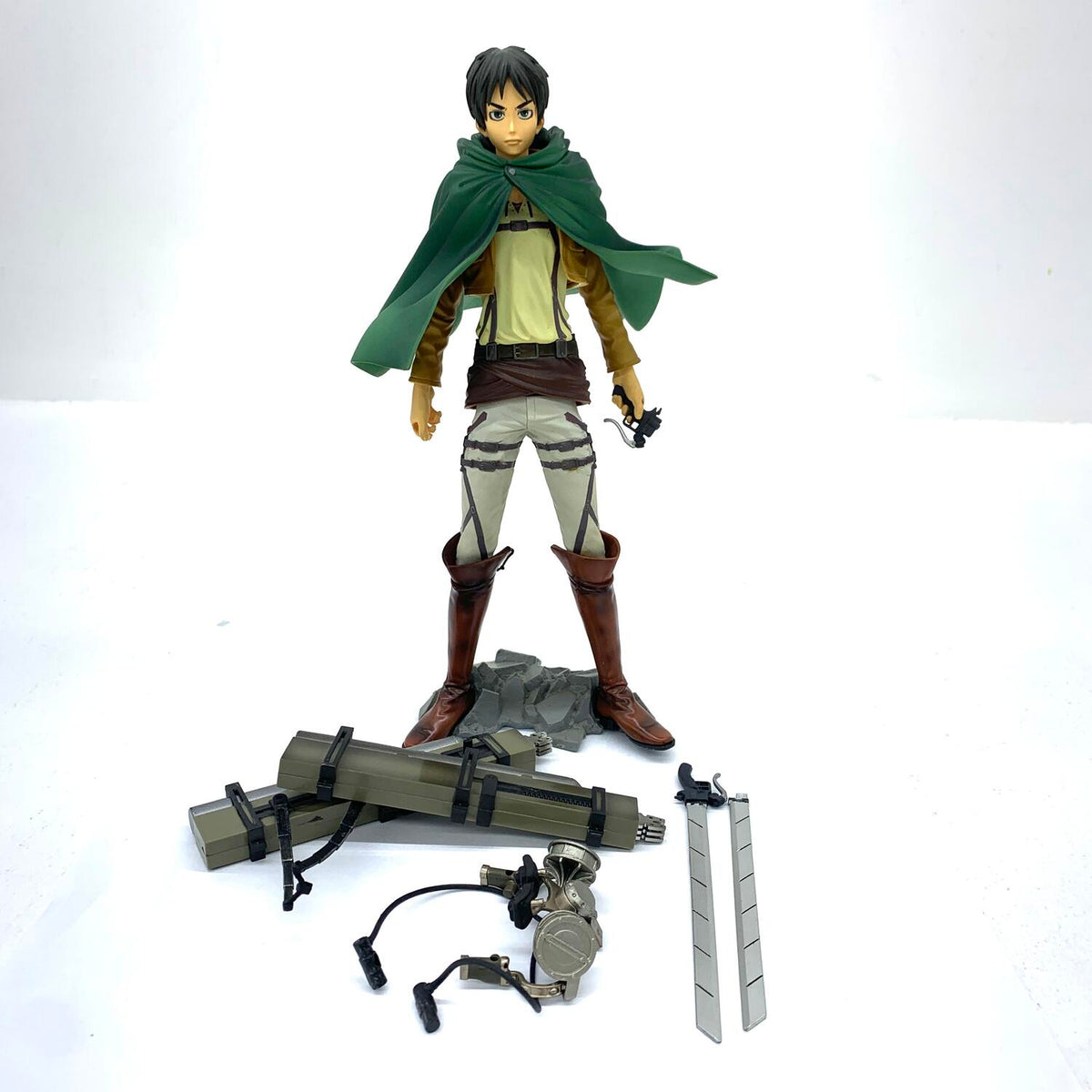 進撃の巨人 エレン フィギュア 立体機動装置.,