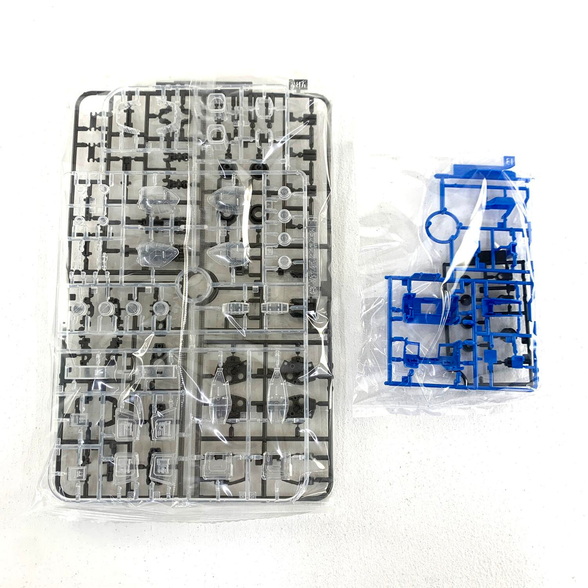 未組立 一番くじ ガンプラ40周年 ラストワン賞1/100 MG RX-78-2 ガンダムVer.2.0 ソリッドクリアリバース 【完品】°