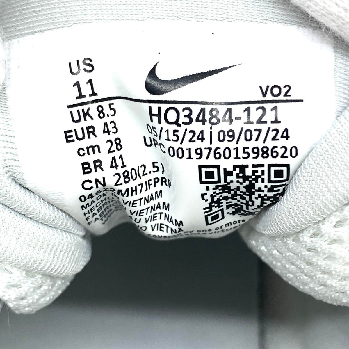 NIKE W NIKE V2K RUN HQ3484-121 ナイキ スニーカー ランニングシューズ　28cm タグ付き.,