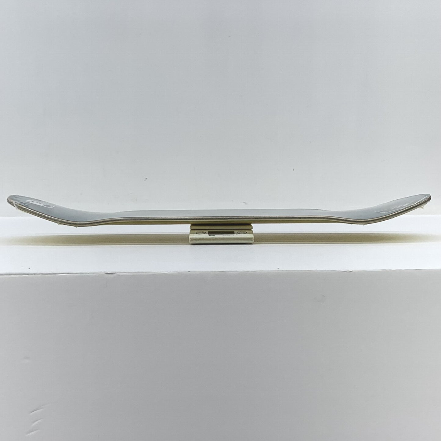 未使用品 PRIMITIVE プリミティブ LEMOS GORILLA 8.25インチ デッキテープ付 / 8.25×31.75 / 約210×810mm 約1287g..